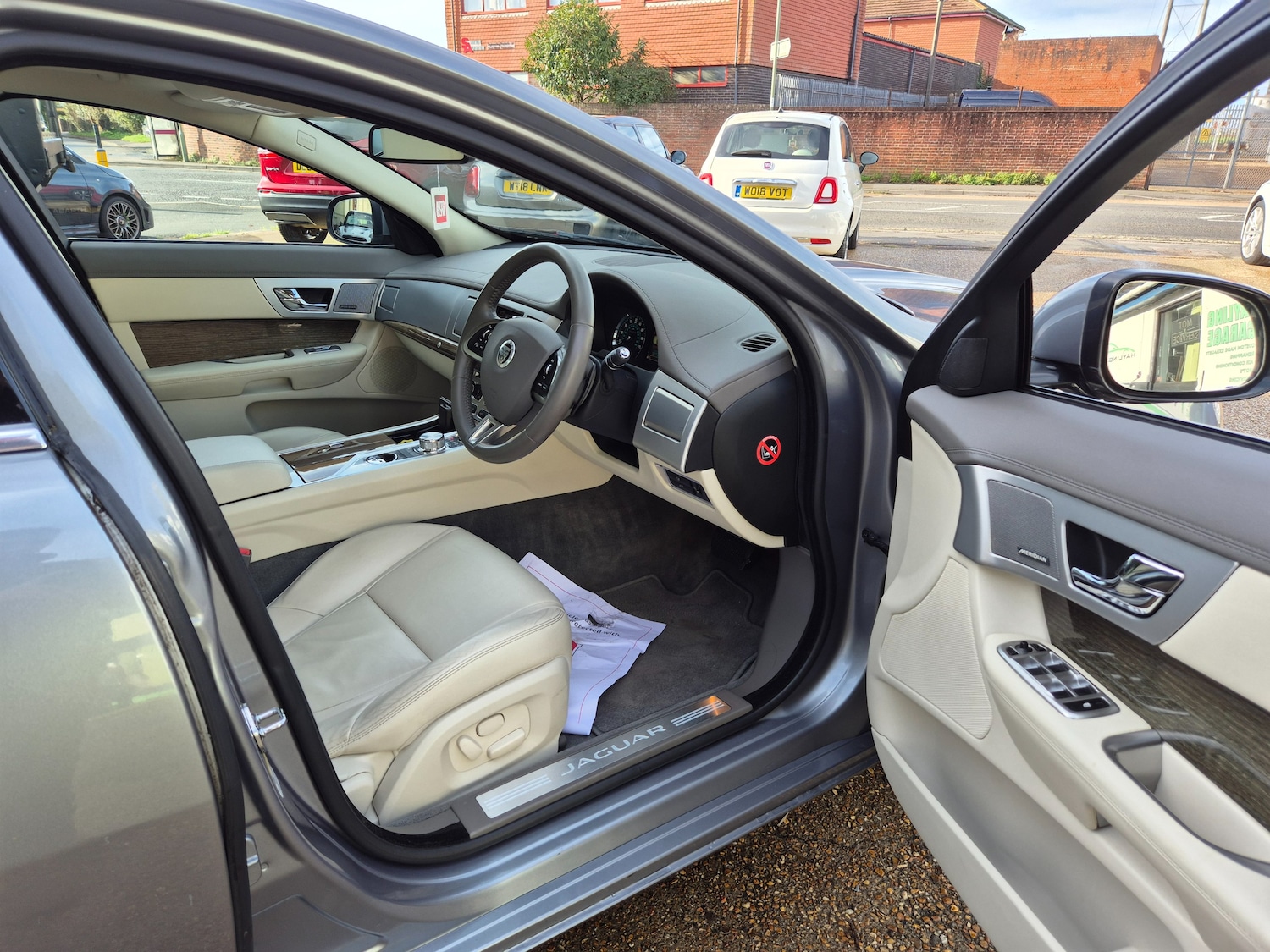 Used Jaguar XF 2013 for sale - 75835507: Photo 8