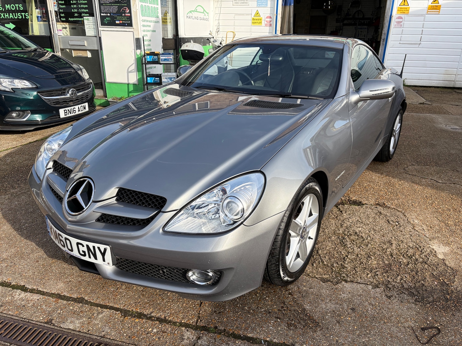 Used Mercedes-Benz SLK 2010 for sale - 77533697: Photo 3
