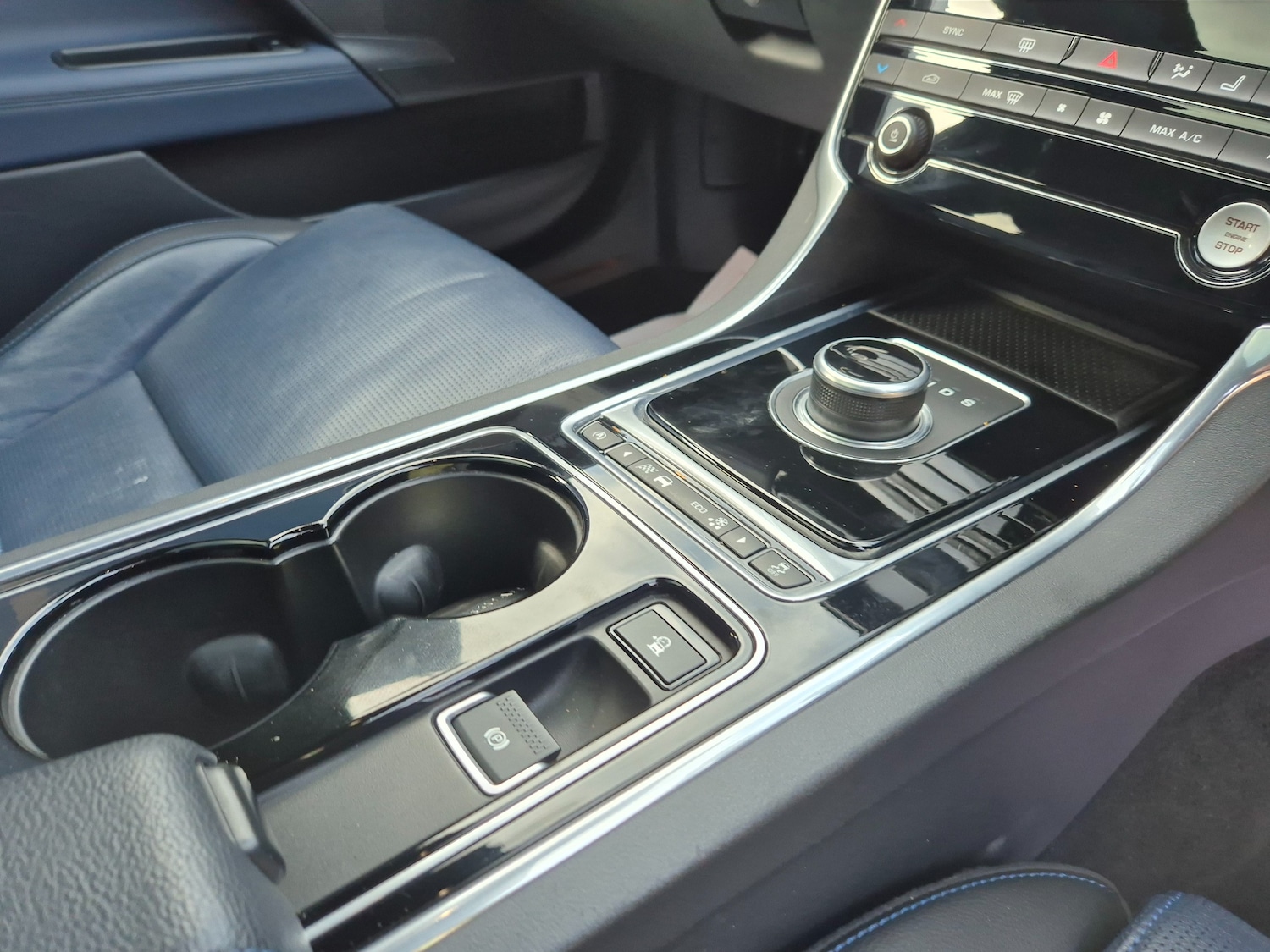 Used Jaguar XE 2016 for sale - 76429530: Photo 14