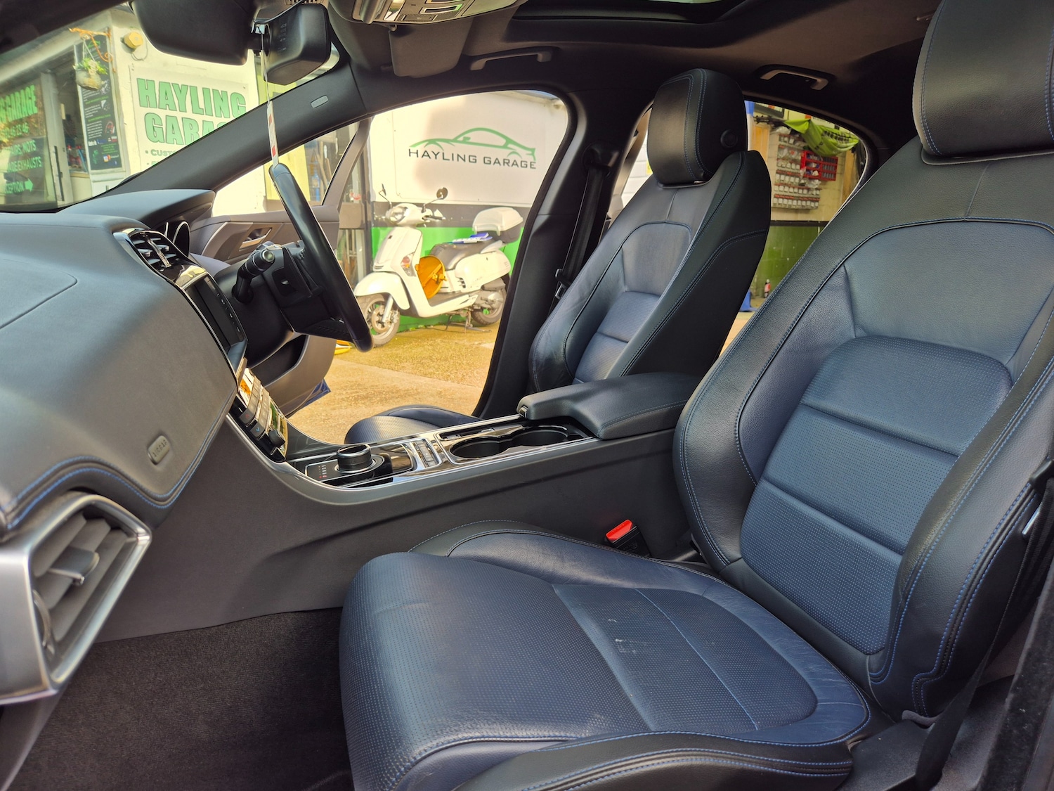 Used Jaguar XE 2016 for sale - 76429530: Photo 16