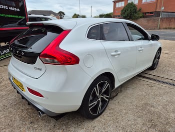Used Volvo V40 2017 for sale - 79739326: Photo