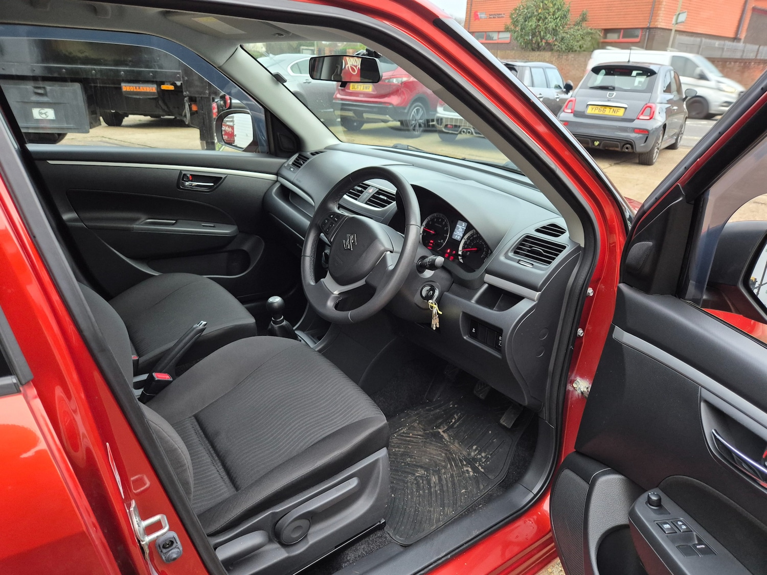 Used Suzuki Swift 2012 for sale - 77037514: Photo 5