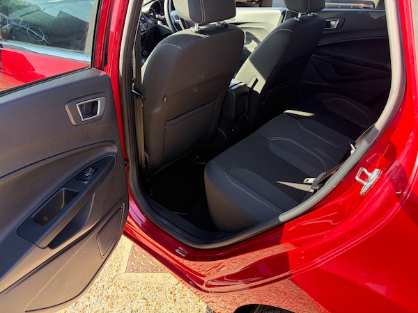 Used Ford Fiesta 2015 for sale - 76206632: Photo 12