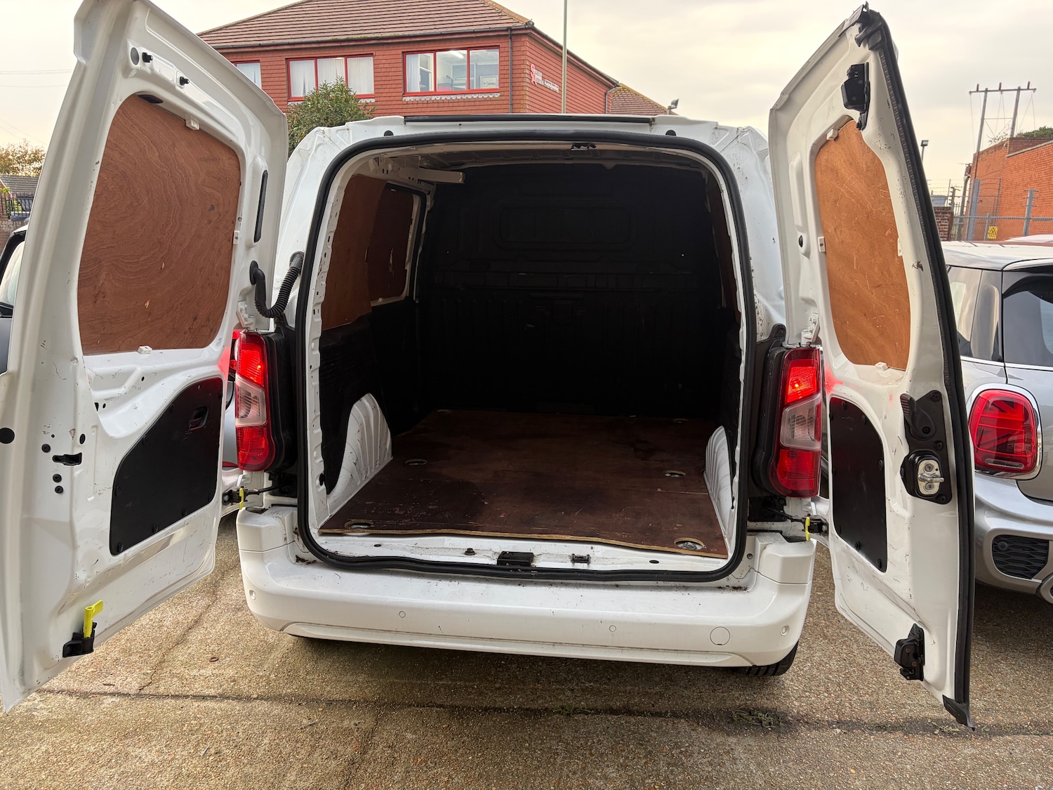 Used Vauxhall Combo 2020 for sale - 76480765: Photo 3