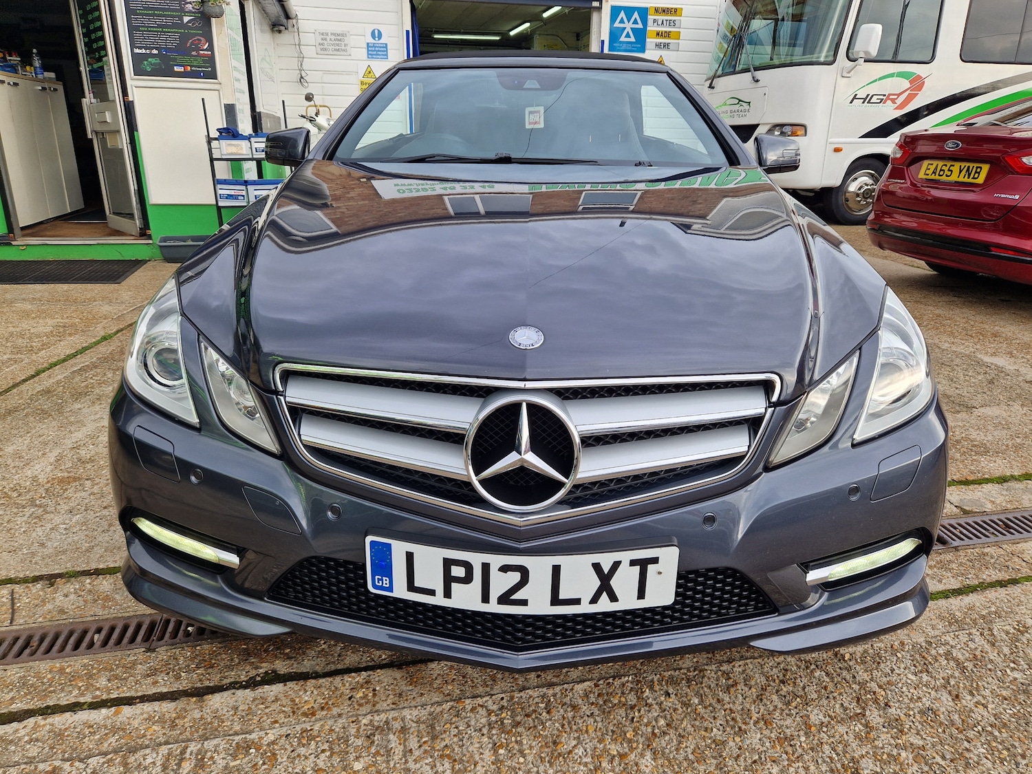 Used Mercedes-Benz E Class 2012 for sale - 76569311: Photo 4