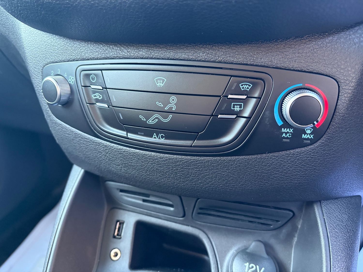 Used Ford Transit Courier 2016 for sale - 77106834: Photo 15