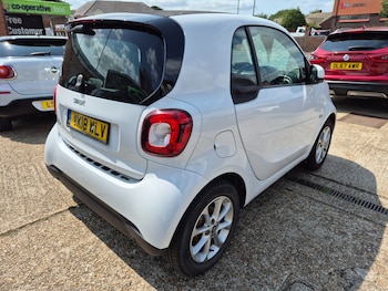 Used smart fortwo 2018 for sale - 75475181: Photo