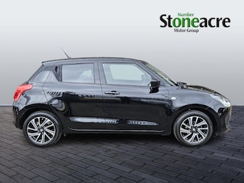 Used Suzuki Swift 2023 for sale - 77957409: Photo