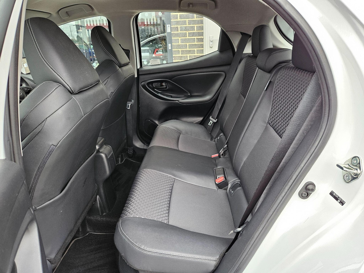 Used Mazda Mazda2 HYBRID 2023 for sale - 77957138: Photo 18