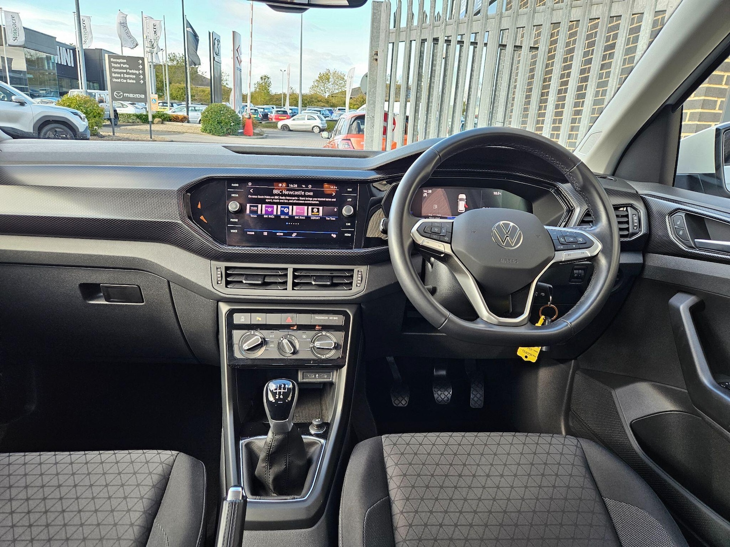 Used Volkswagen T-Cross 2023 for sale - 76424403: Photo 12