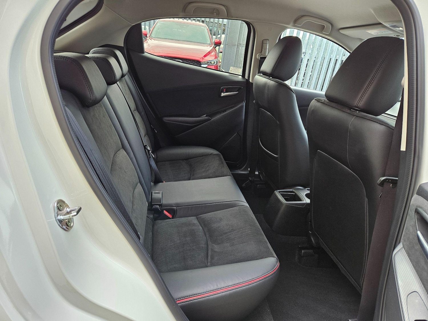 Used Mazda Mazda2 2024 for sale - 77978054: Photo 17