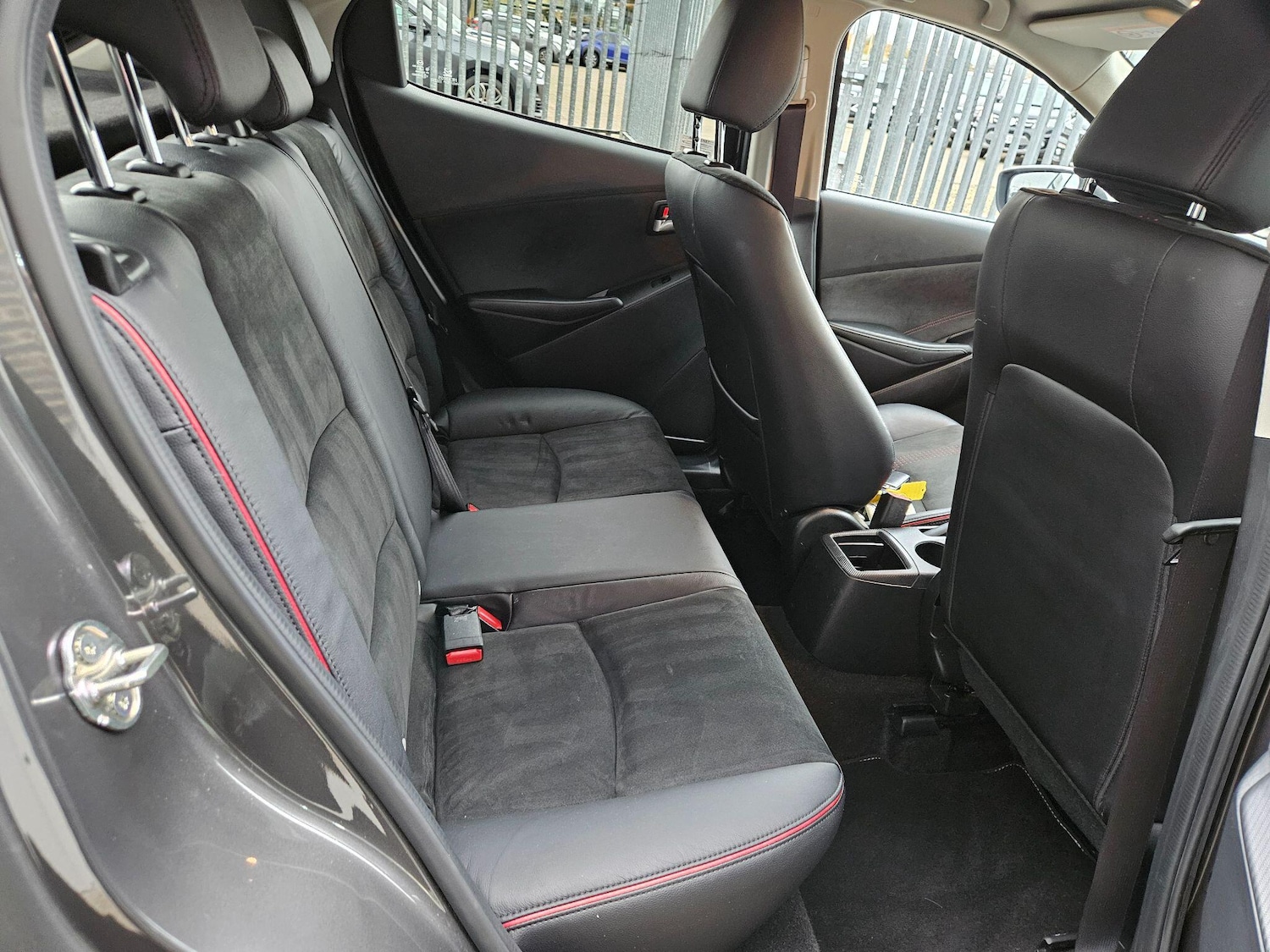 Used Mazda Mazda2 for sale - 77330349: Photo 17