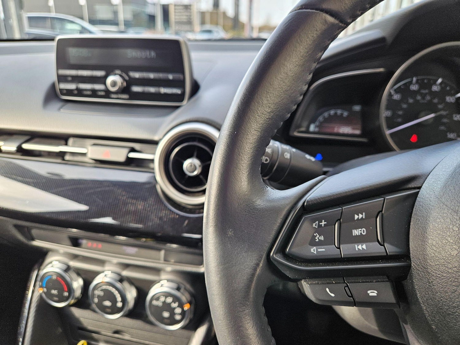 Used Mazda Mazda2 2021 for sale - 77969881: Photo 15