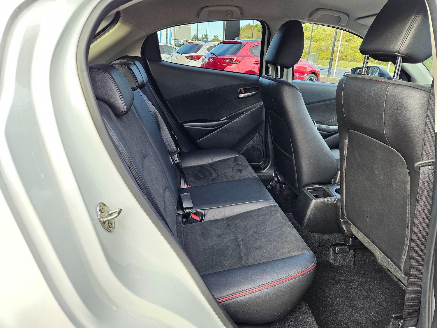 Used Mazda Mazda2 for sale - 76440427: Photo 17