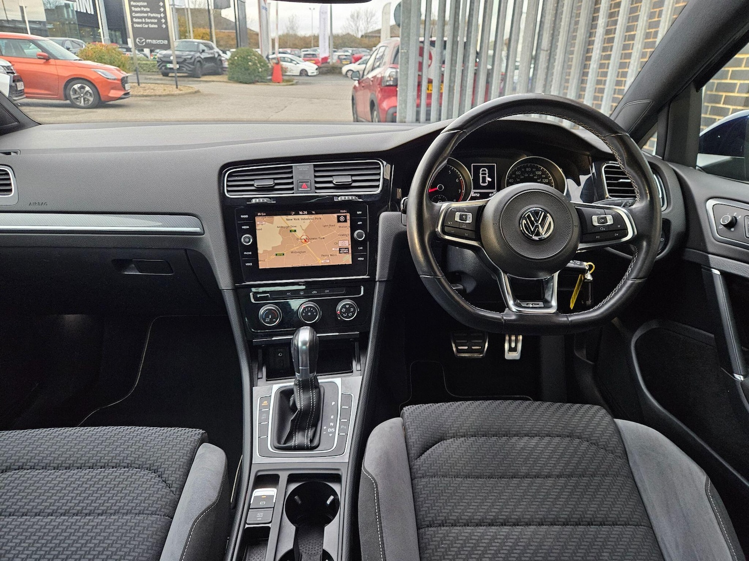 Used Volkswagen Golf 2017 for sale - 76839502: Photo 12