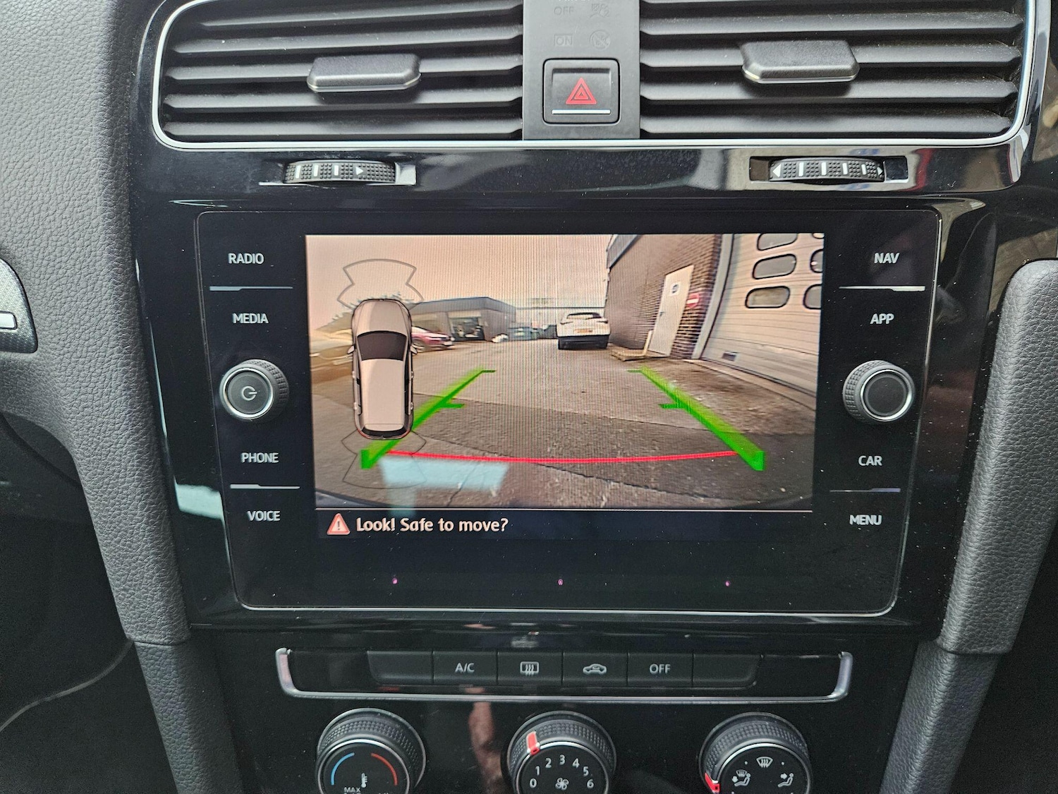 Used Volkswagen Golf 2017 for sale - 76839502: Photo 16