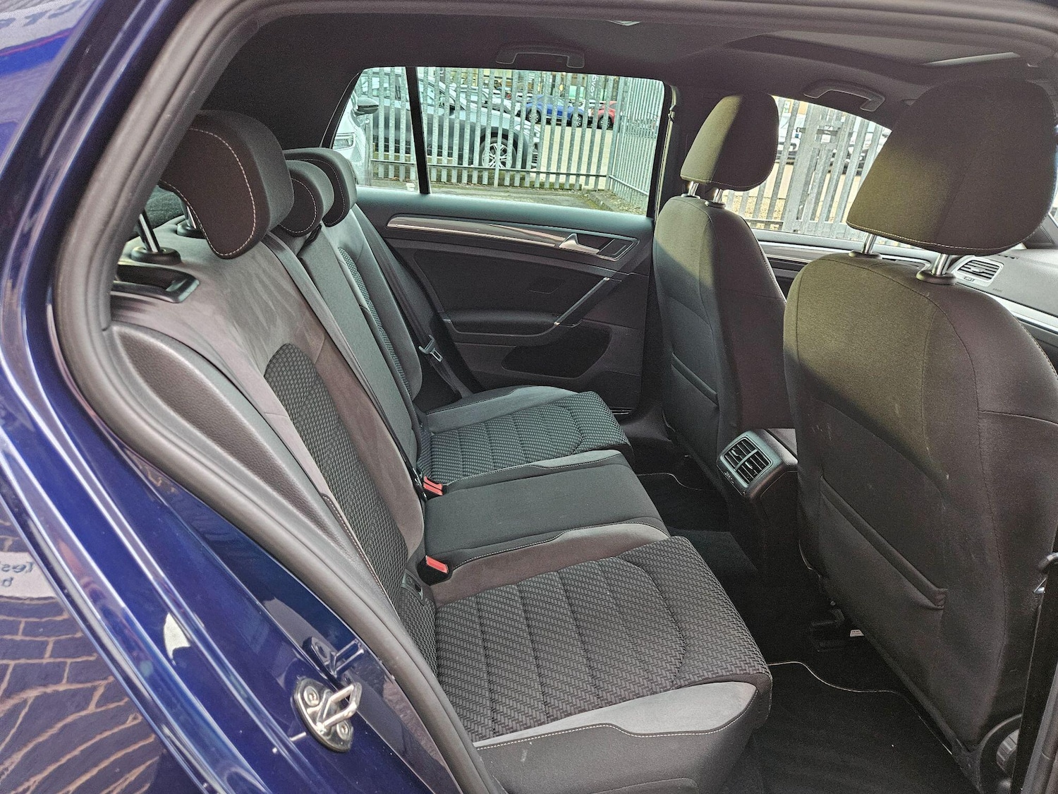 Used Volkswagen Golf 2017 for sale - 76839502: Photo 17