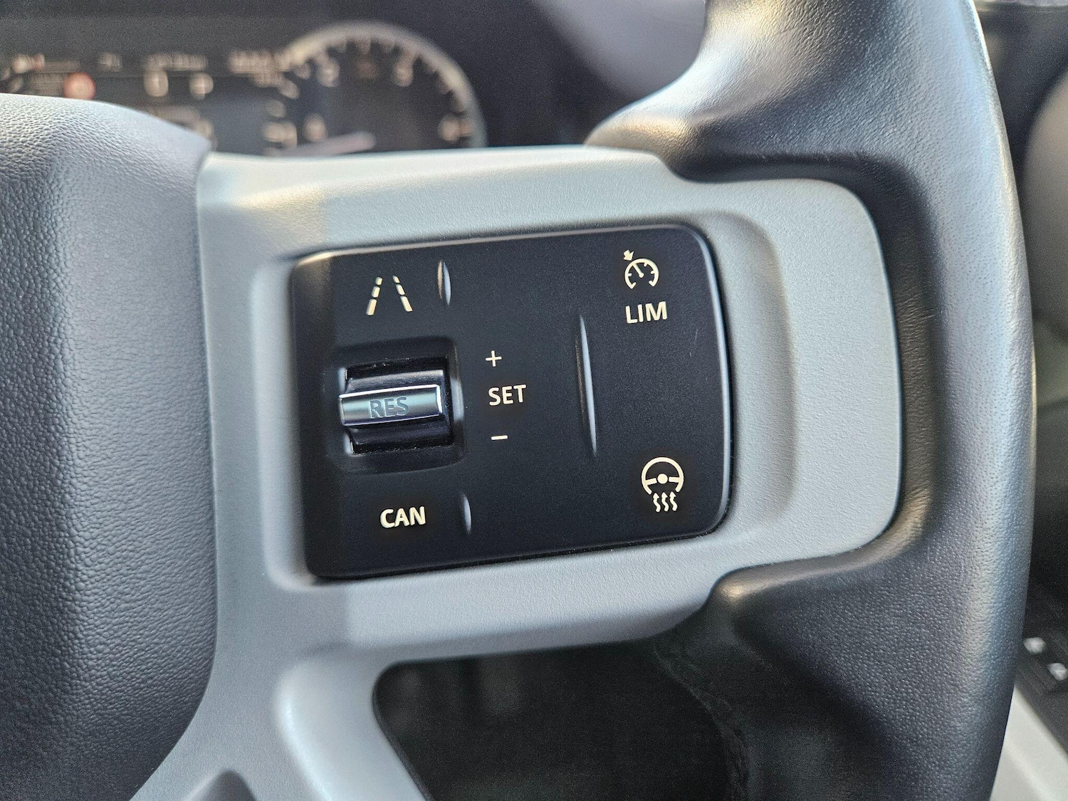 Used Land Rover Defender 2022 for sale - 77230370: Photo 16