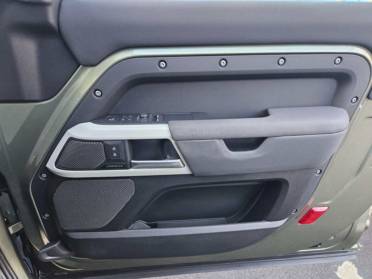 Used Land Rover Defender 2022 for sale - 77230370: Photo 19