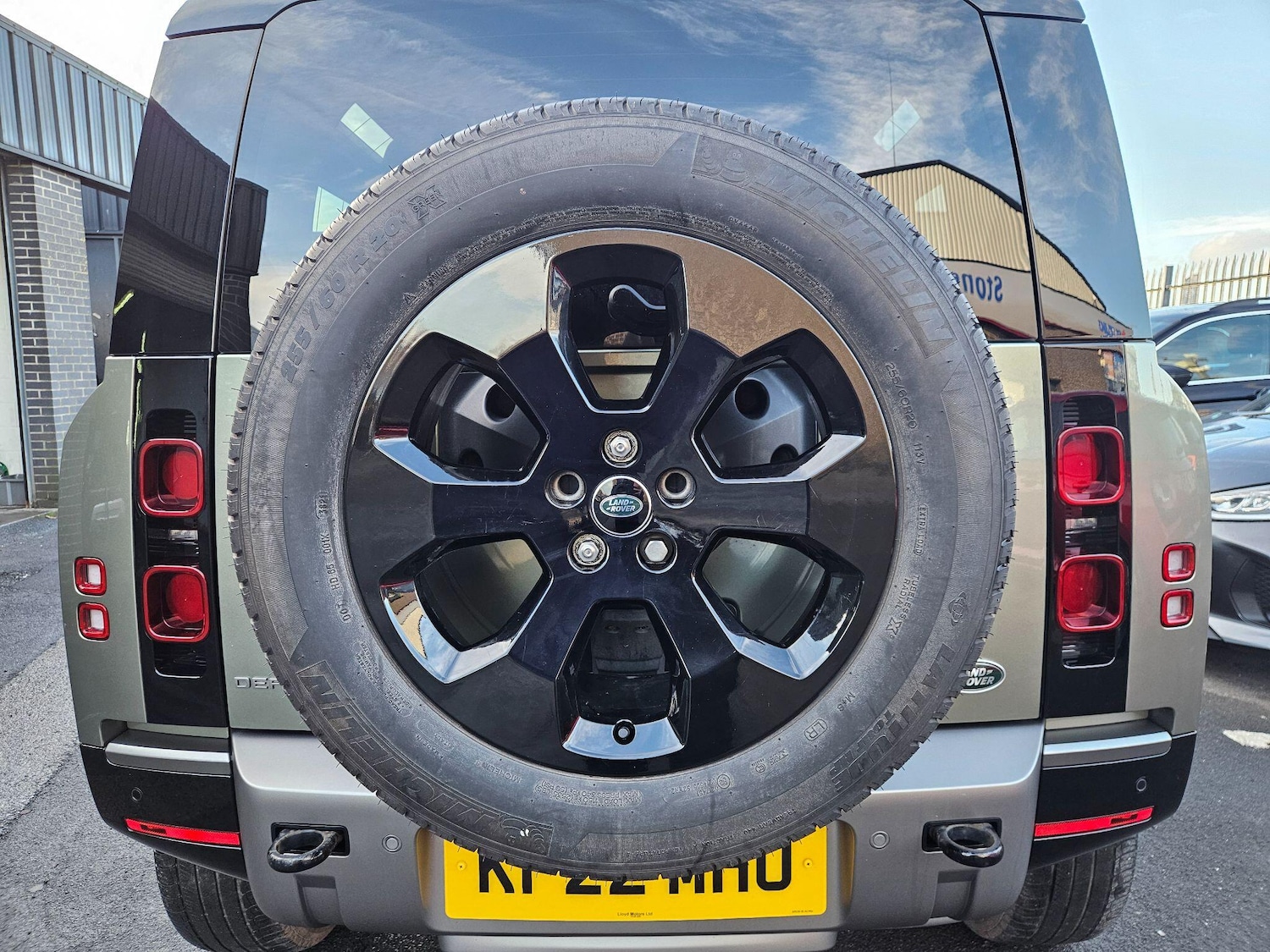 Used Land Rover Defender 2022 for sale - 77230370: Photo 24