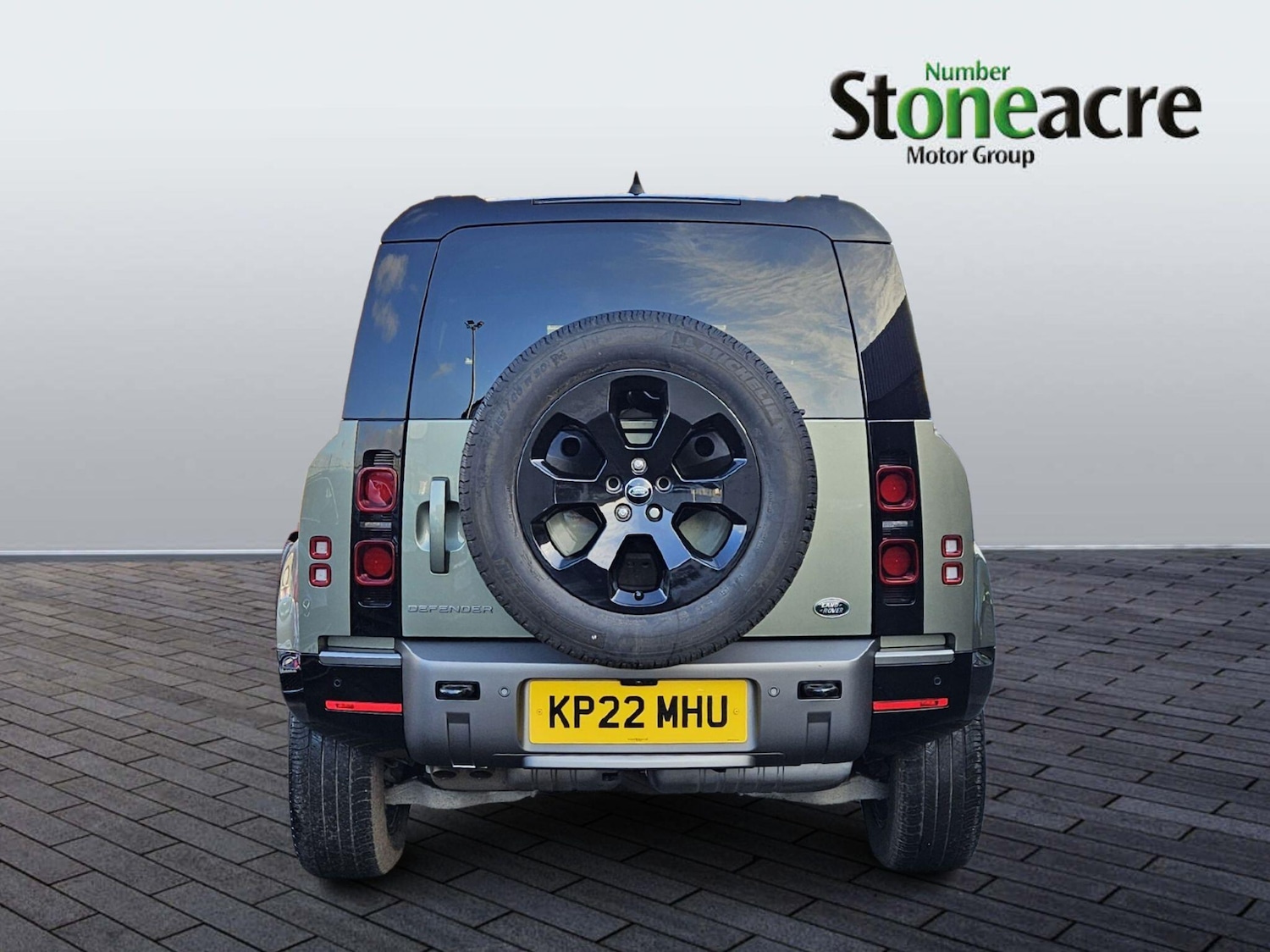 Used Land Rover Defender 2022 for sale - 77230370: Photo 4