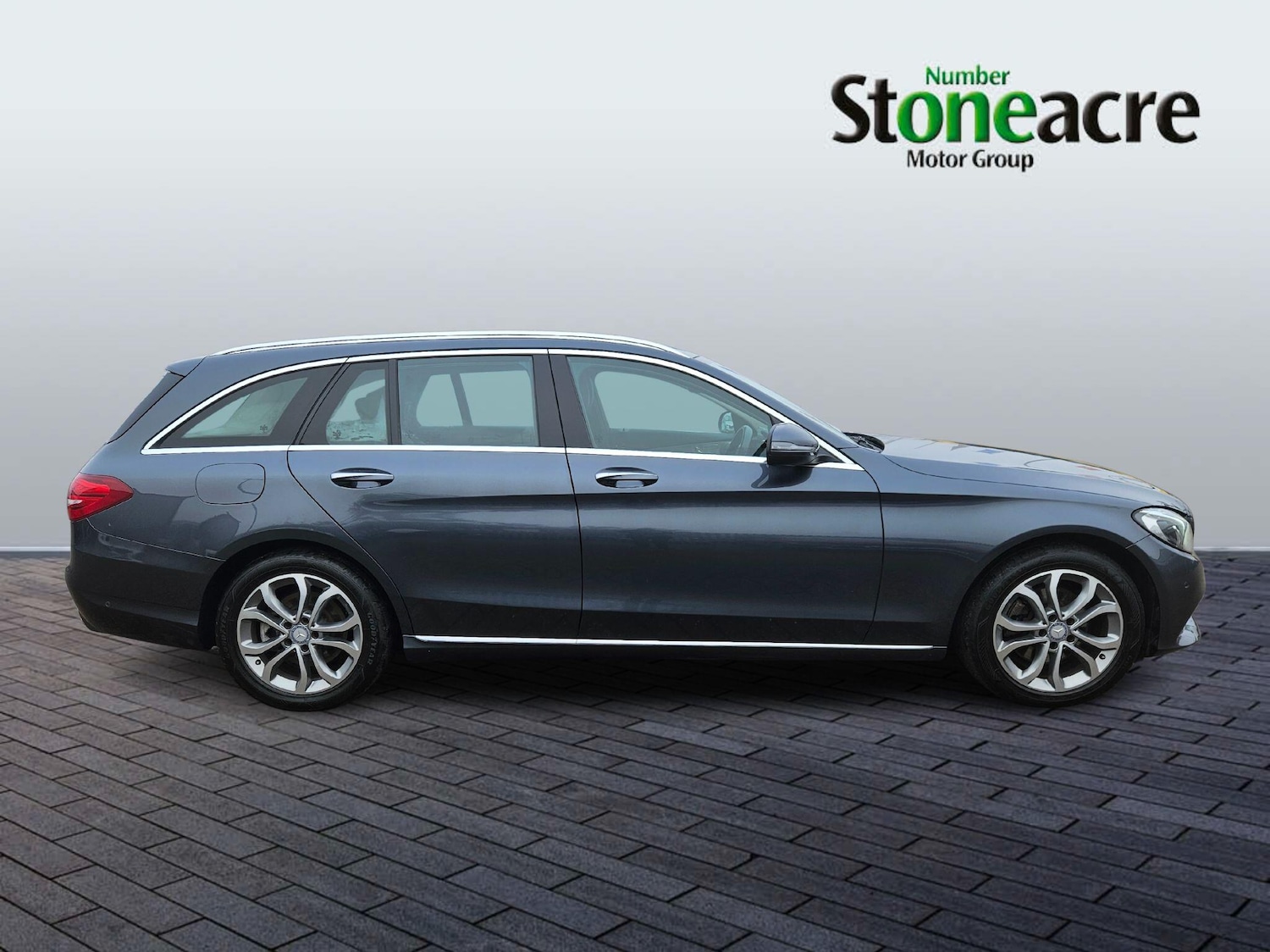 Used Mercedes-Benz C Class 2015 for sale - 77425911: Photo 2