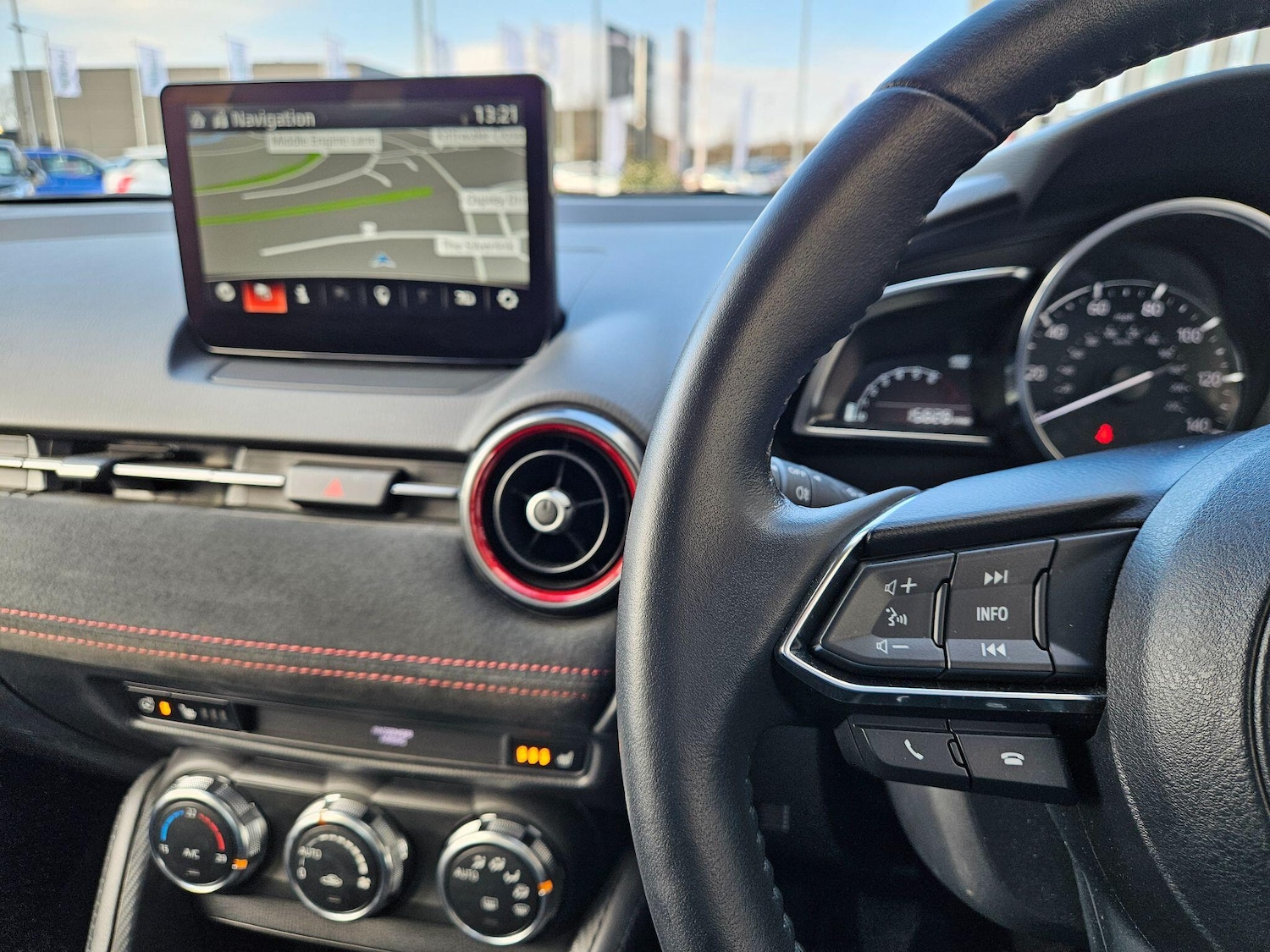 Used Mazda Mazda2 2023 for sale - 77768939: Photo 15