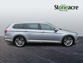 Used Volkswagen Passat 2019 for sale - 77783510: Photo