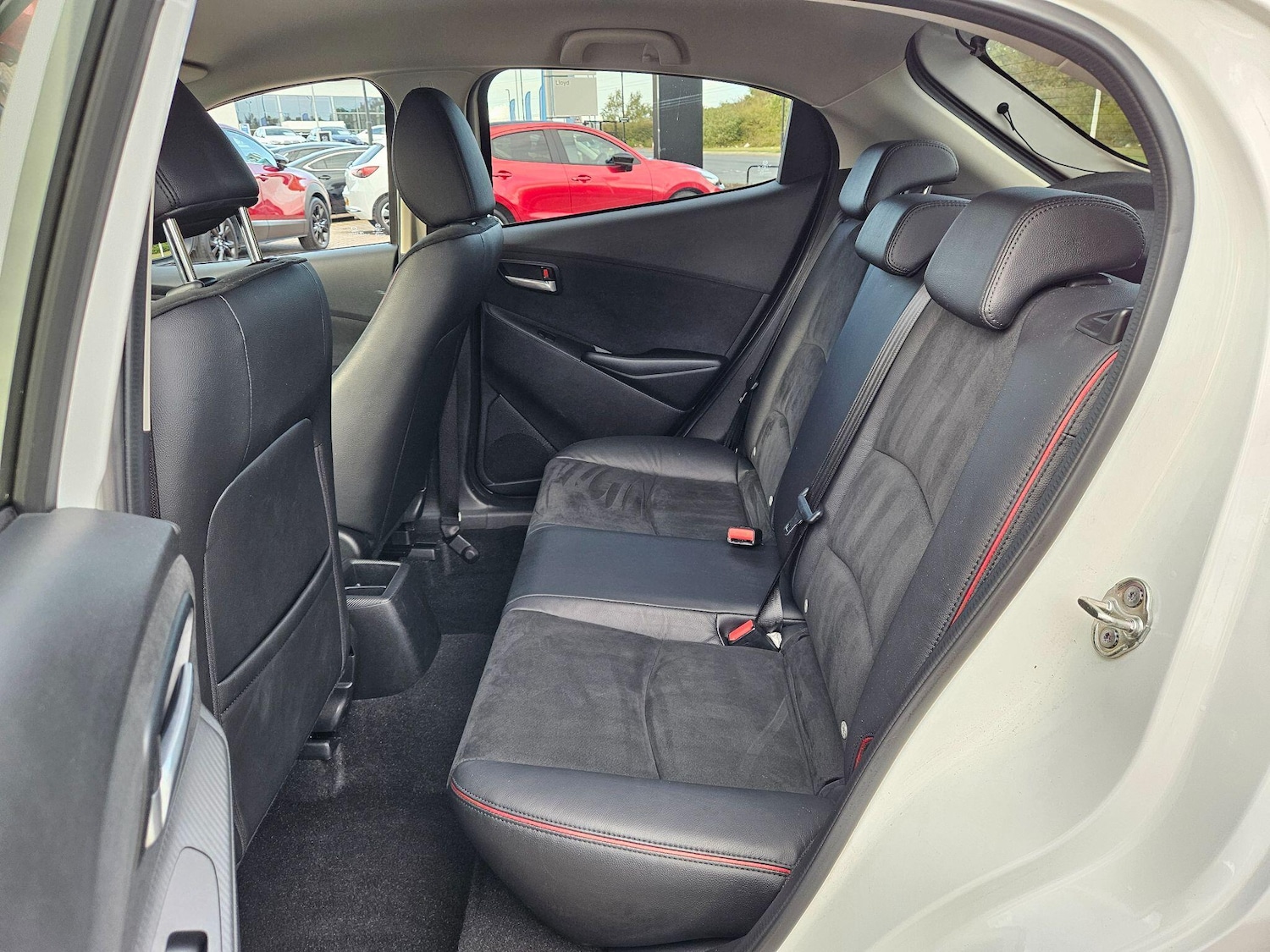 Used Mazda Mazda2 2024 for sale - 76898252: Photo 18