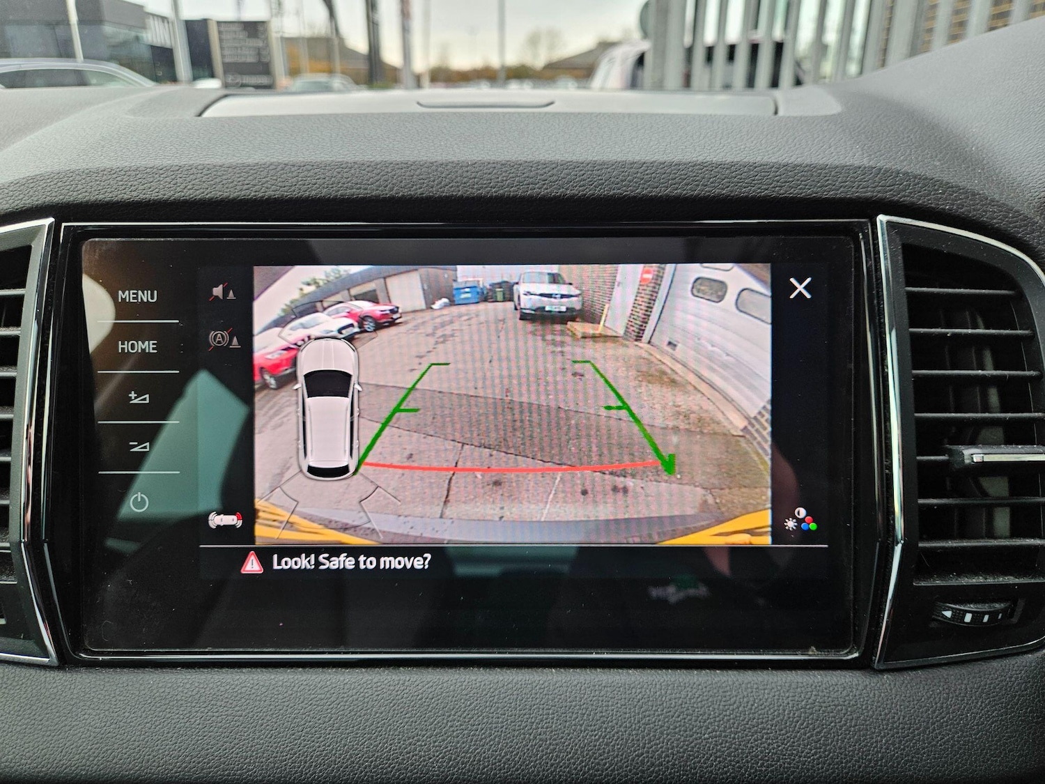 Used Skoda Karoq 2018 for sale - 76701160: Photo 16