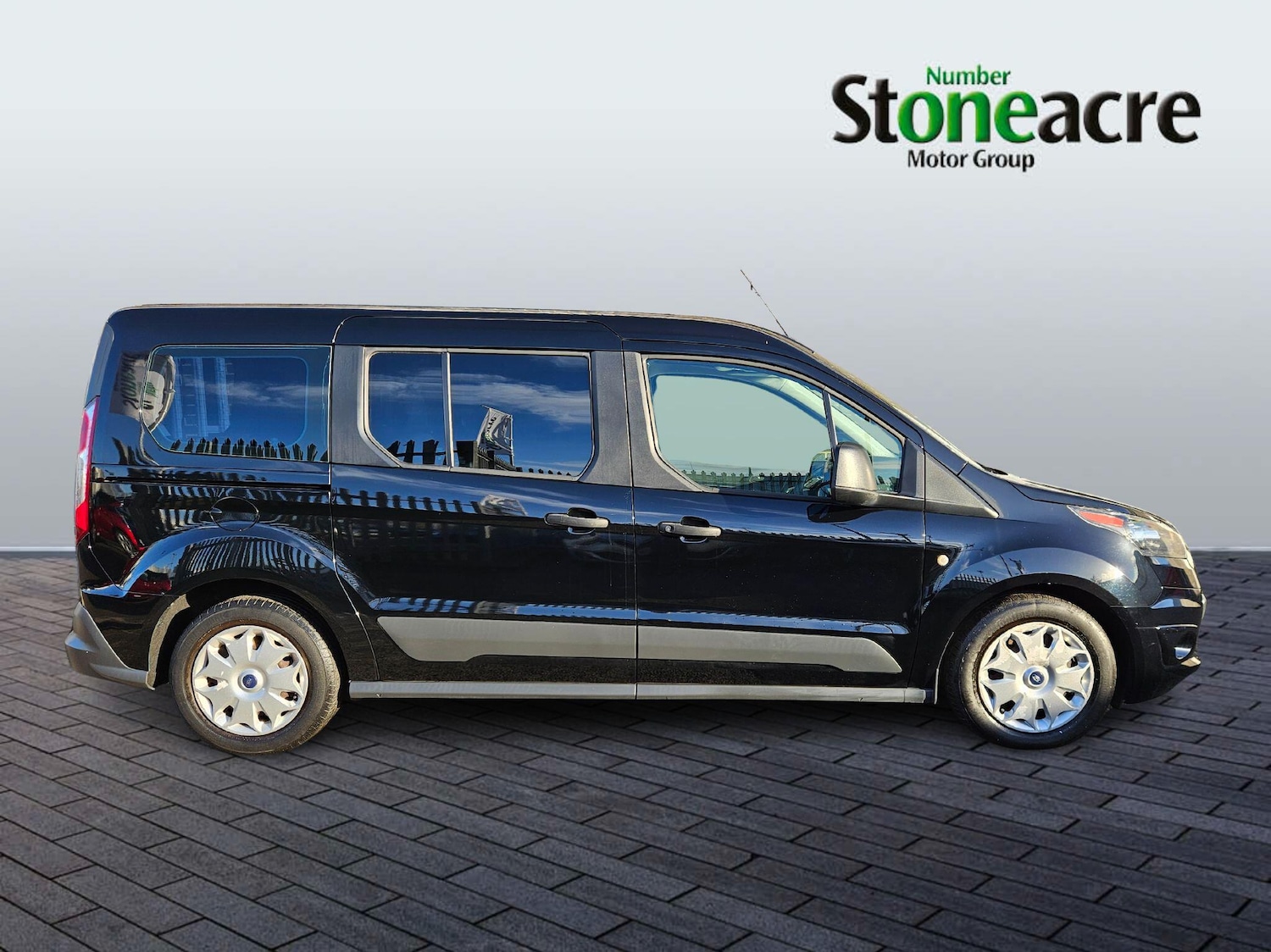 Used Ford Grand Tourneo Connect 2017 for sale - 76856028: Photo 2
