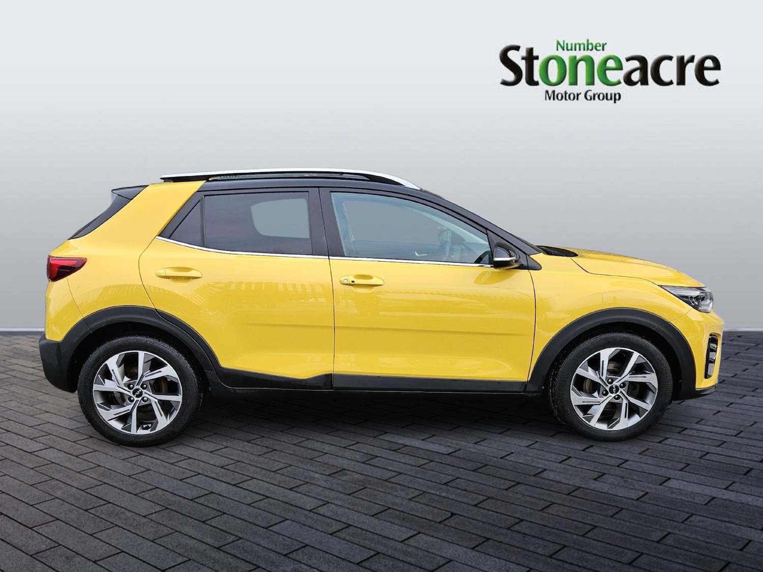 Used Kia Stonic 2023 for sale - 77143778: Photo 2