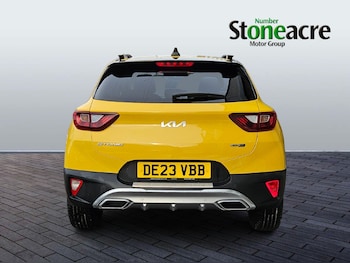 Used Kia Stonic 2023 for sale - 77143778: Photo