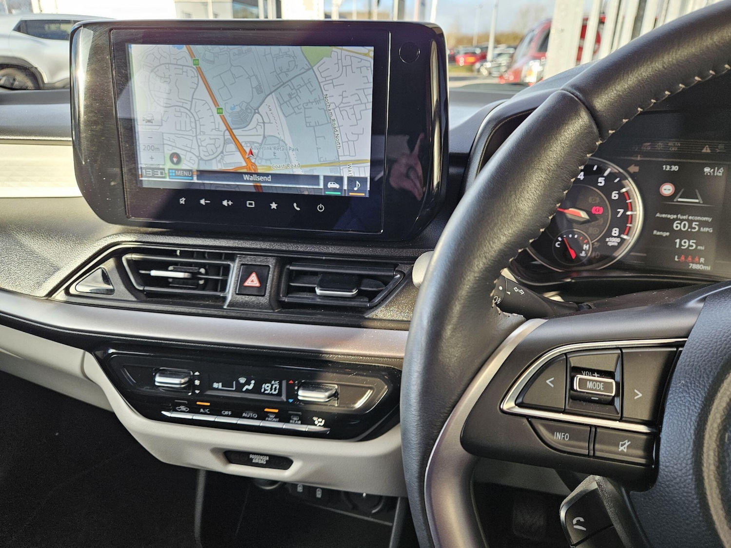 Used Suzuki Swift 2024 for sale - 77109823: Photo 15