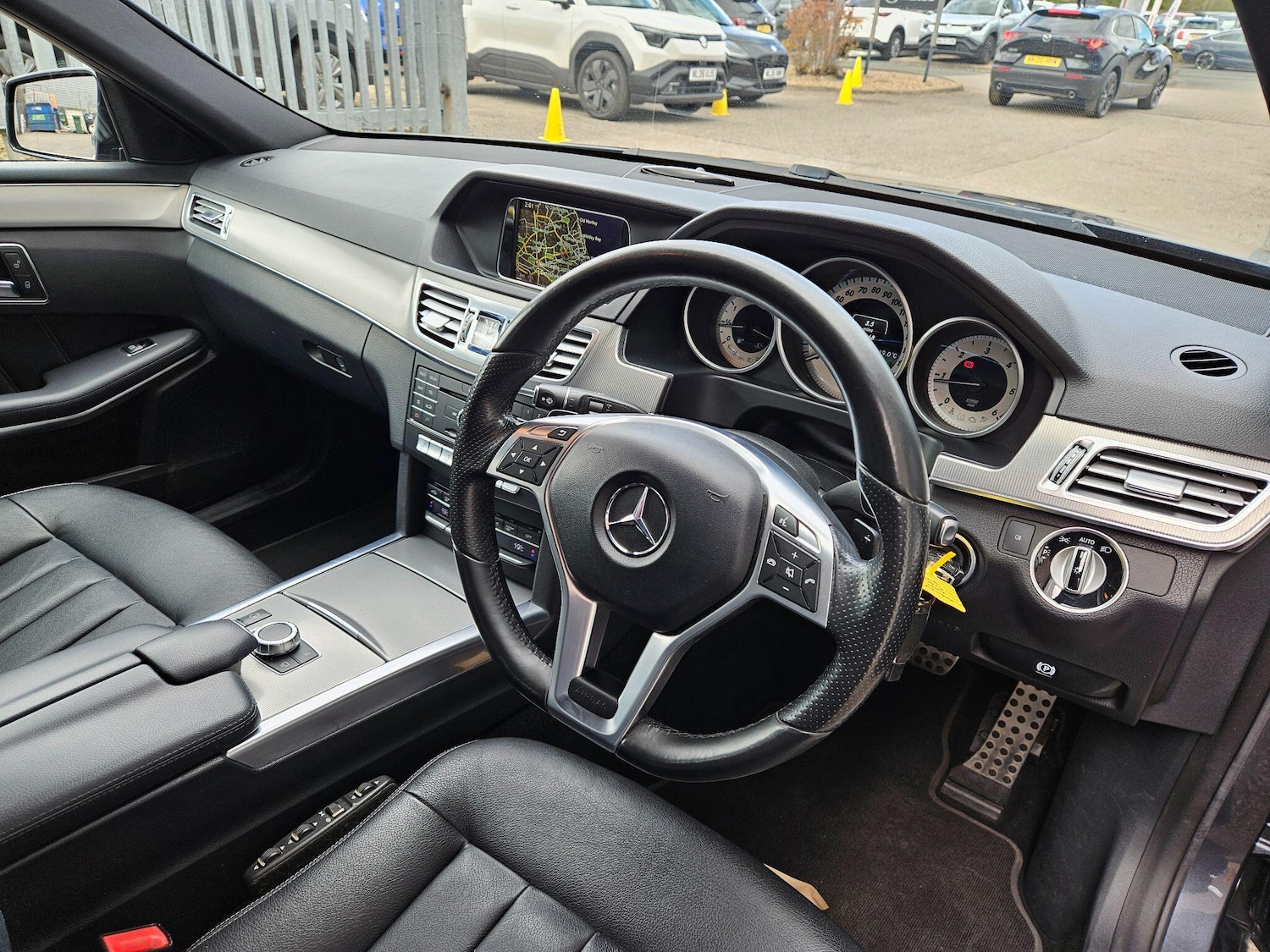 Used Mercedes-Benz E Class for sale - 78116467: Photo 11