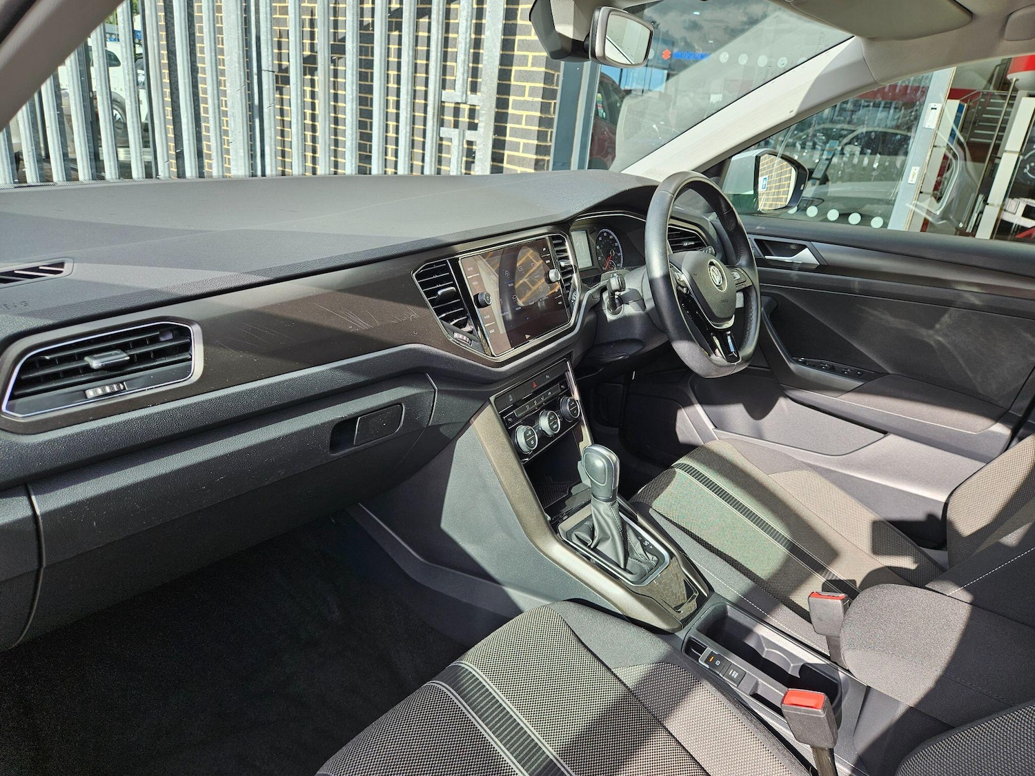 Used Volkswagen T-Roc 2019 for sale - 76422928: Photo 12