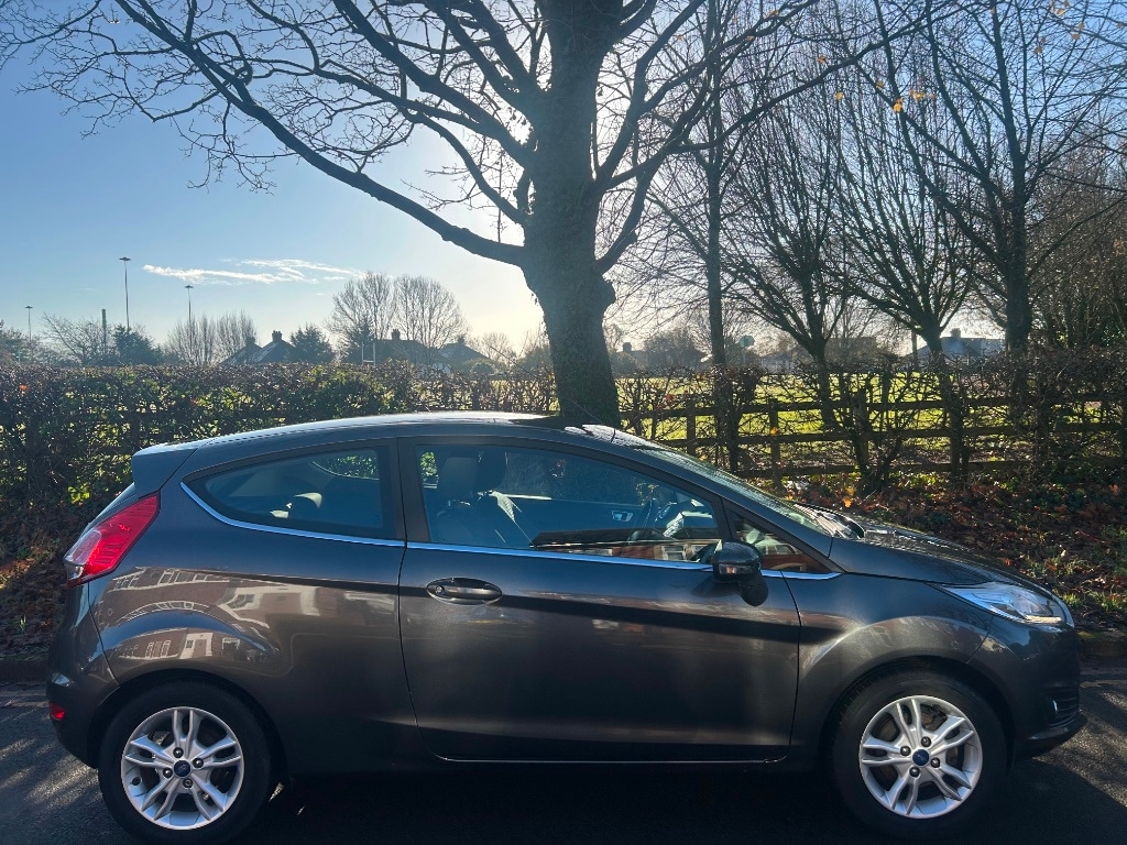 Used Ford Fiesta 2017 for sale - 76855479: Photo 2