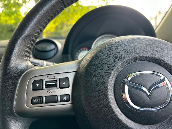 Used Mazda Mazda2 2010 for sale - 76230564: Photo 13