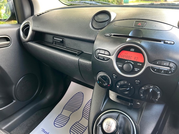 Used Mazda Mazda2 2010 for sale - 76230564: Photo 15