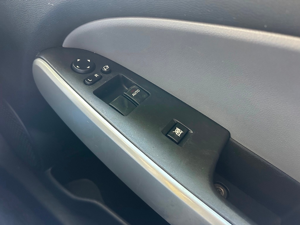 Used Mazda Mazda2 2010 for sale - 76230564: Photo 8