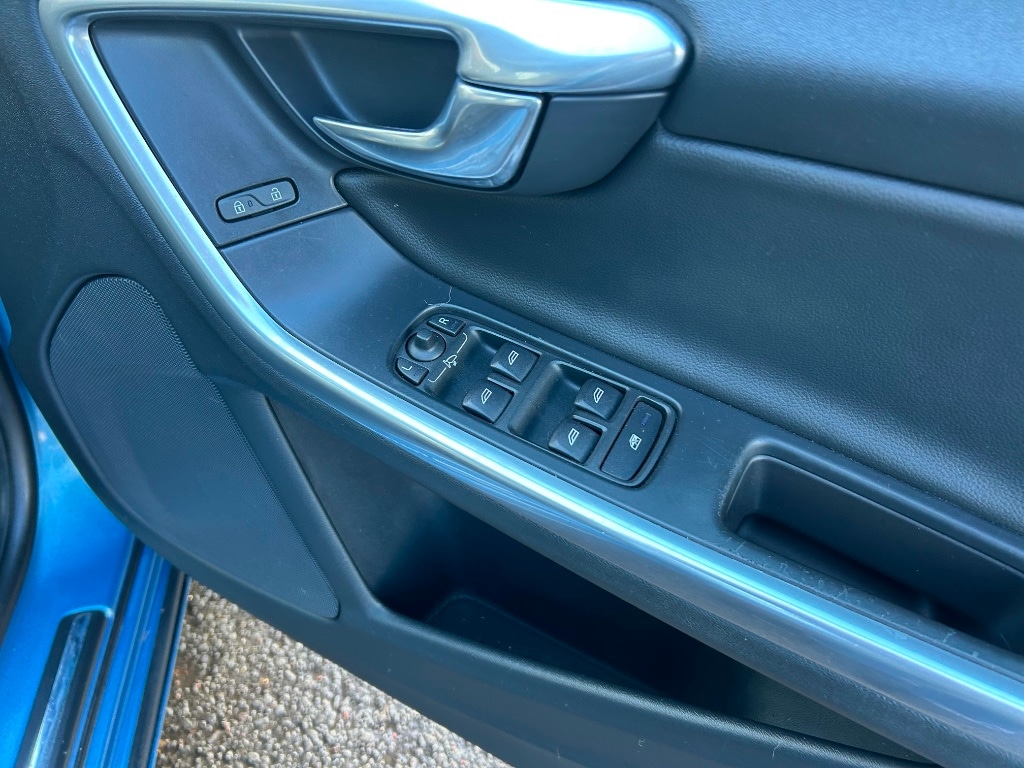 Used Volvo V60 2014 for sale - 76353444: Photo 10