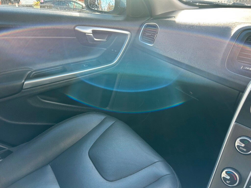 Used Volvo V60 2014 for sale - 76353444: Photo 11