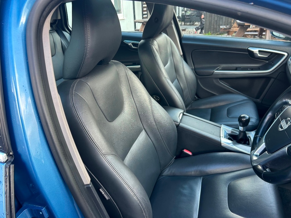 Used Volvo V60 2014 for sale - 76353444: Photo 15