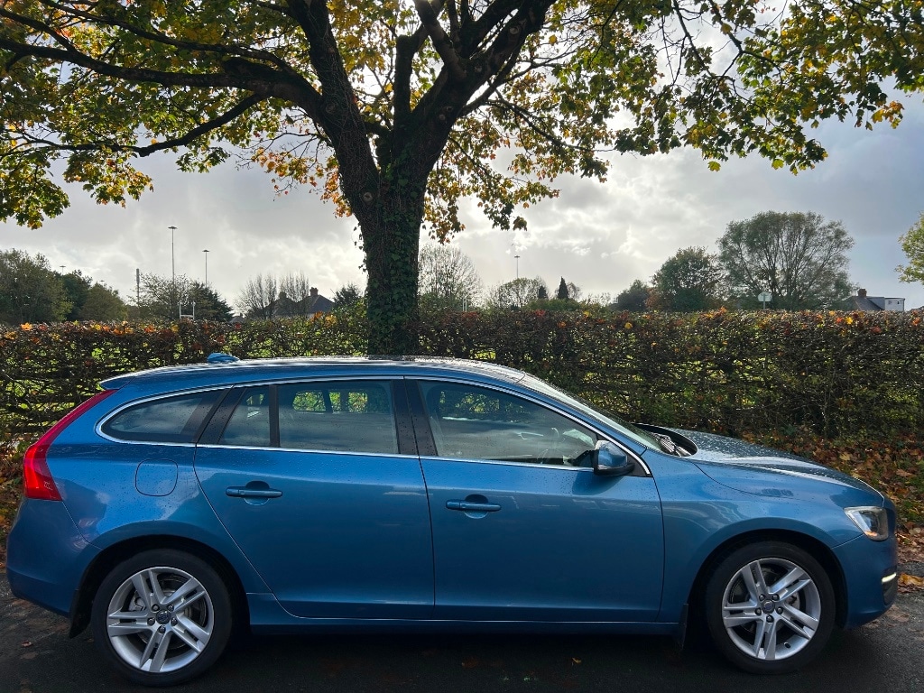 Used Volvo V60 2014 for sale - 76353444: Photo 2