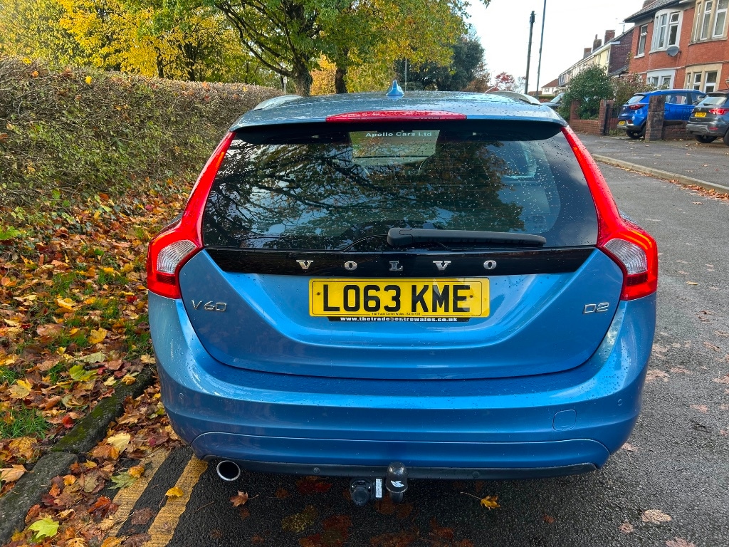 Used Volvo V60 2014 for sale - 76353444: Photo 4