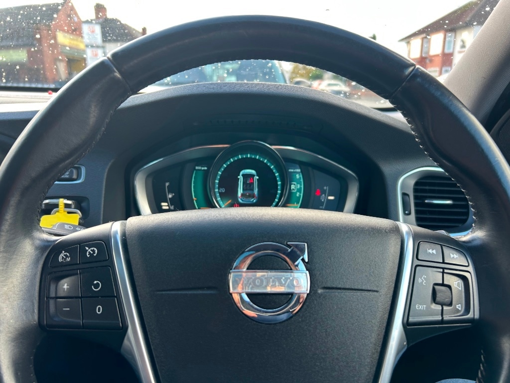 Used Volvo V60 2014 for sale - 76353444: Photo 8