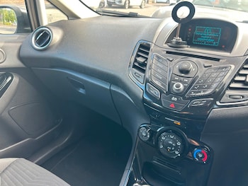 Used Ford Fiesta 2015 for sale - 79593266: Photo