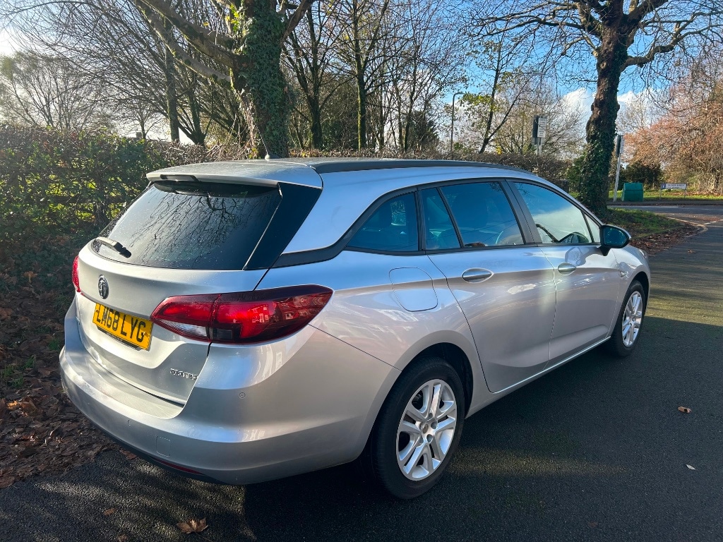 Used Vauxhall Astra 2019 for sale - 76630378: Photo 3