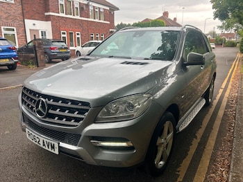 Used Mercedes-Benz 350 SL 2012 for sale - 75375065: Photo