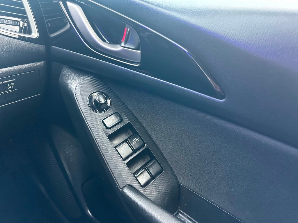 Used Mazda Mazda3 2014 for sale - 77851707: Photo 8